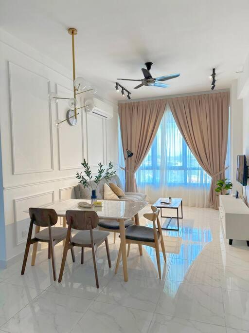 Netflix Two Bedroom Troika Kota Bharu Homestay 118 المظهر الخارجي الصورة